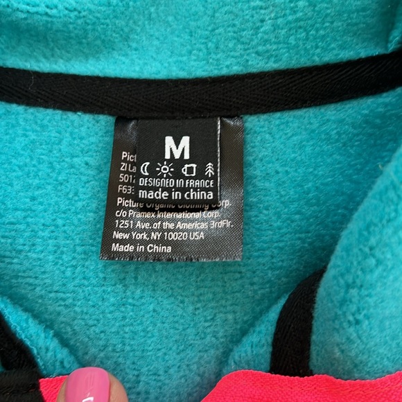 Picture zip up fleece hoodie. Size M - Picture 3 of 10